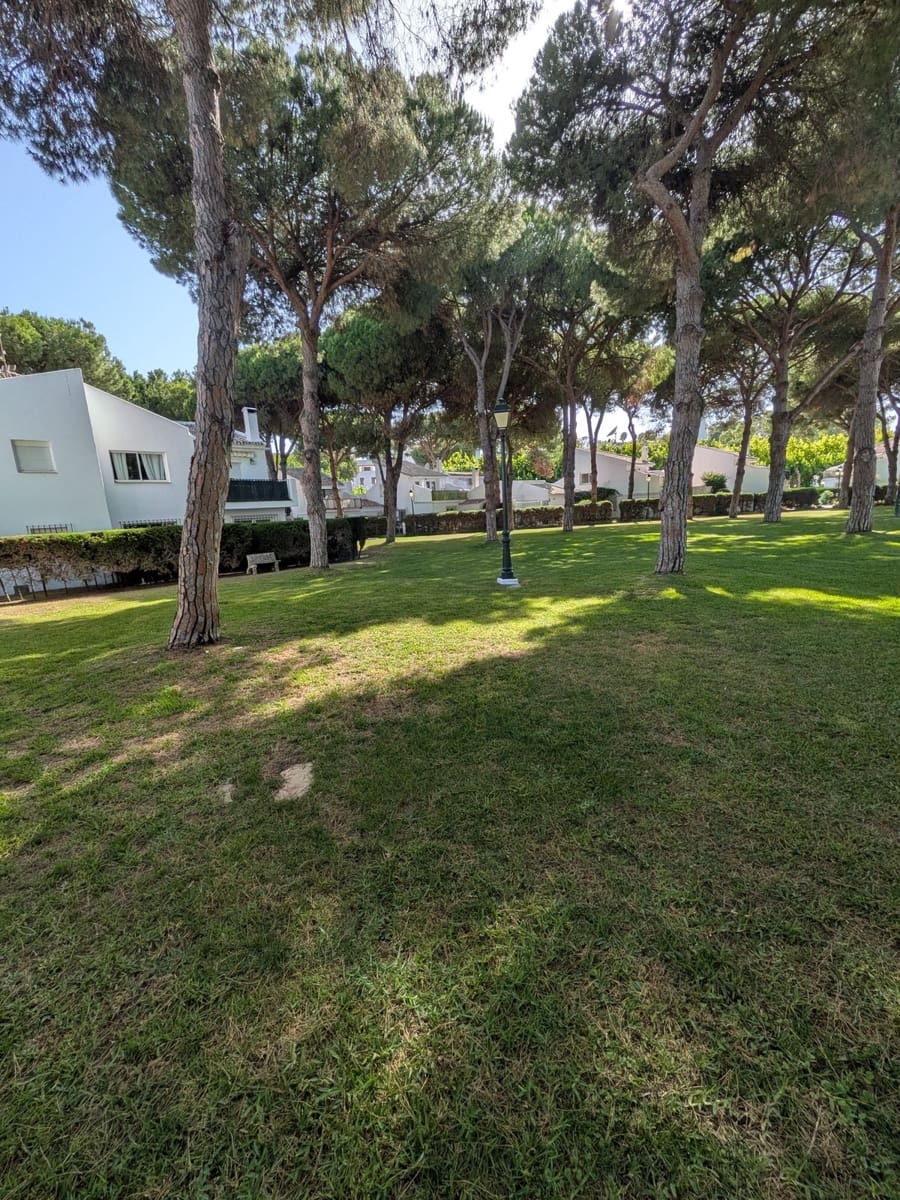 2 bedroom Apartment for sale in El Paraiso with pool garage - € 315,000 (Ref: 9952877)