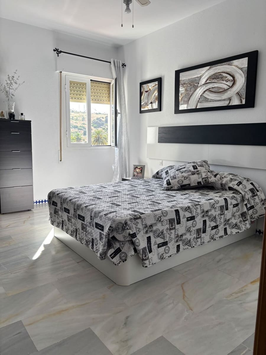 2 slaapkamer Appartement te koop in Estepona met zwembad garage - € 299.000 (Ref: 9952878)