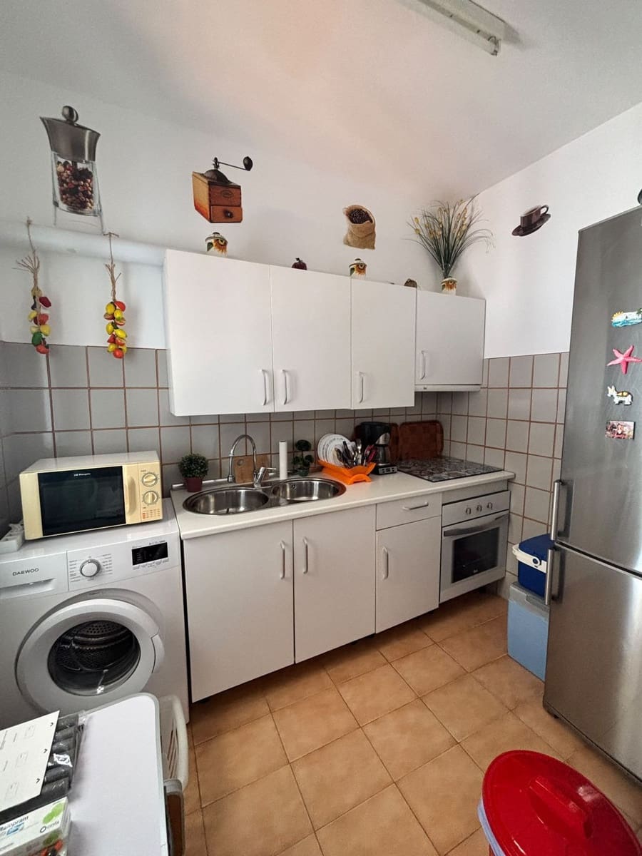 2 slaapkamer Appartement te koop in Estepona met zwembad garage - € 299.000 (Ref: 9952878)