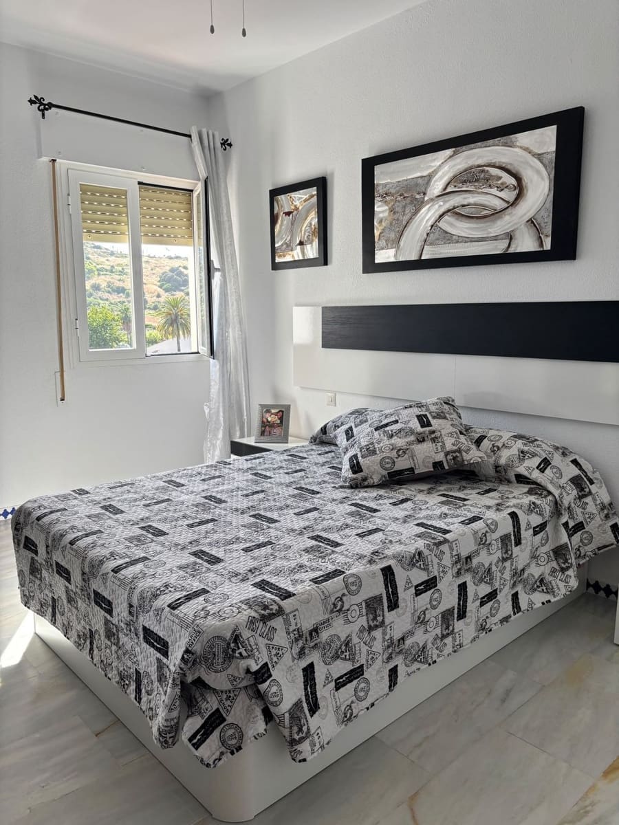 2 slaapkamer Appartement te koop in Estepona met zwembad garage - € 299.000 (Ref: 9952878)