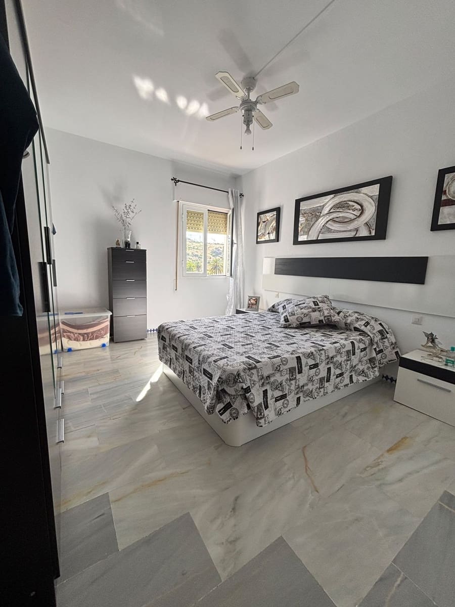 2 slaapkamer Appartement te koop in Estepona met zwembad garage - € 299.000 (Ref: 9952878)