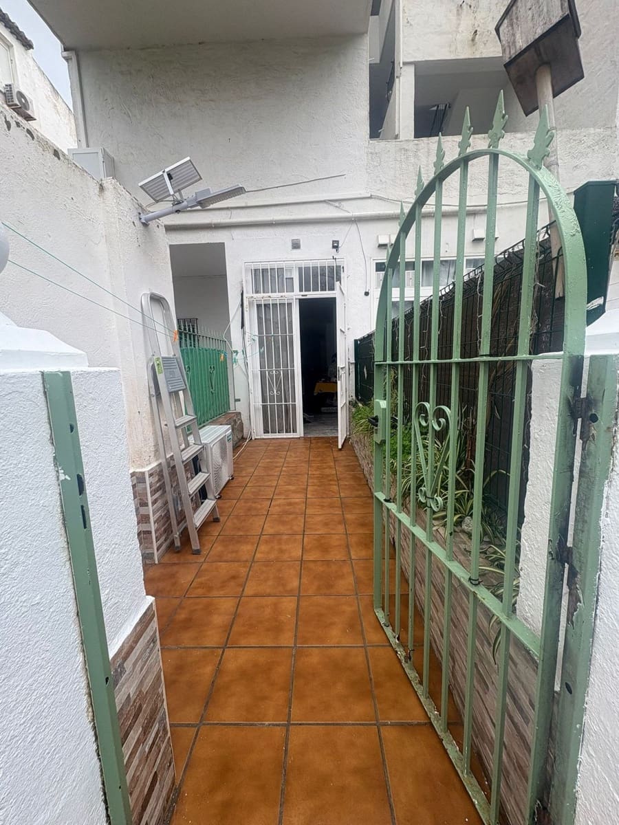 Studio à vendre à Bahia Dorada avec piscine - 193 000 € (Ref: 9952881)