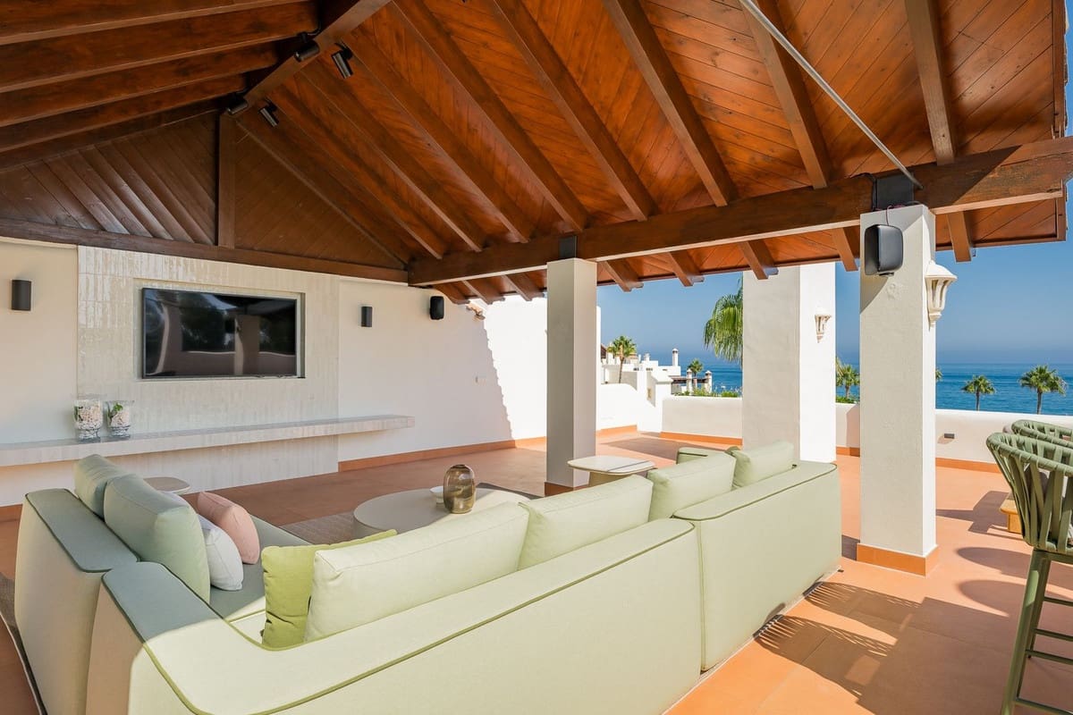 3 makuuhuone Huoneisto myytävänä paikassa Estepona mukana uima-altaan 
autotalli - 2 995 000 € (Ref: 9952882)