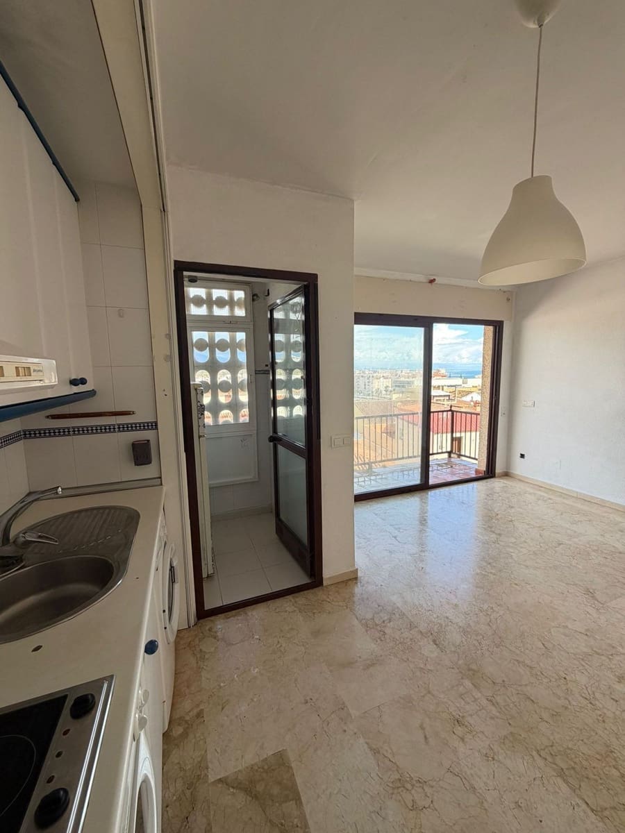 Studio à vendre à San Luis de Sabinillas avec piscine - 178 000 € (Ref: 9952883)