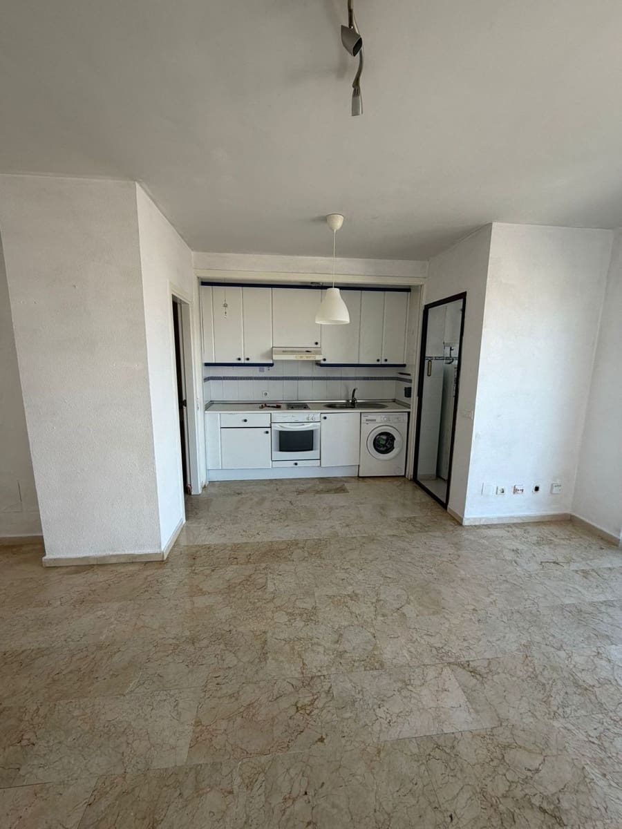 Studio à vendre à San Luis de Sabinillas avec piscine - 178 000 € (Ref: 9952883)
