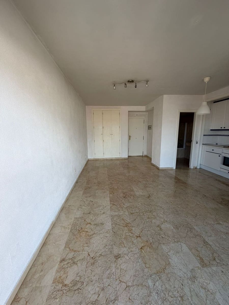 Studio à vendre à San Luis de Sabinillas avec piscine - 178 000 € (Ref: 9952883)