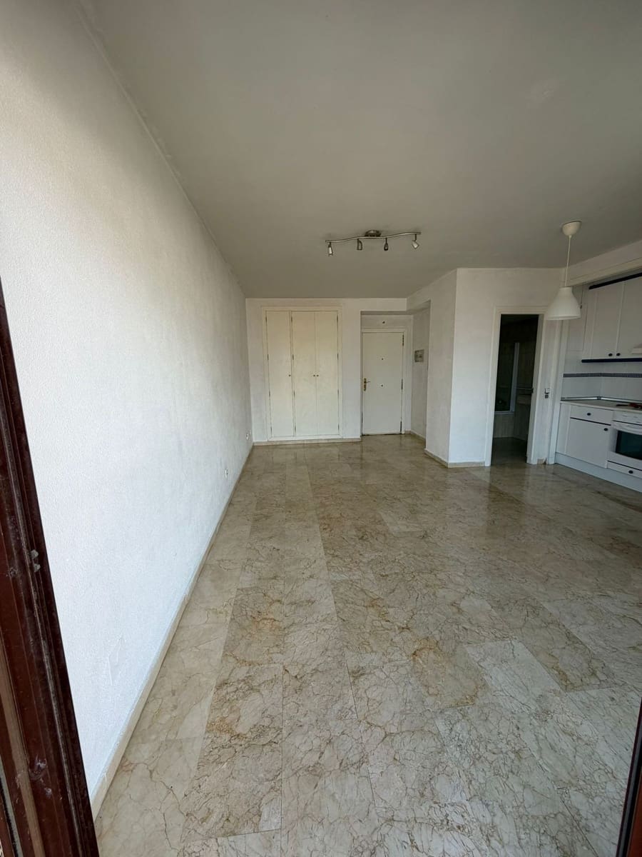 Studio à vendre à San Luis de Sabinillas avec piscine - 178 000 € (Ref: 9952883)