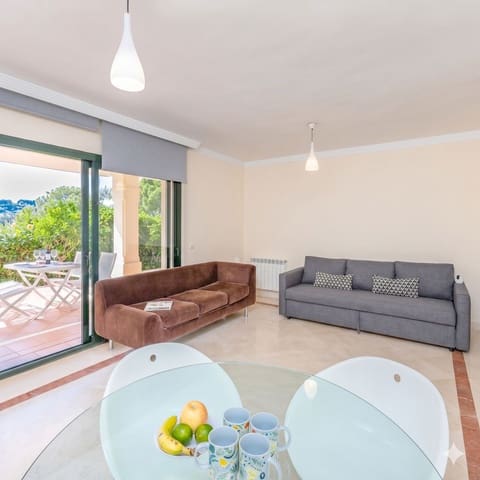 1 soverom Leilighet til salgs i Marbella med svømmebasseng garasje - € 465 000 (Ref: 9952889)