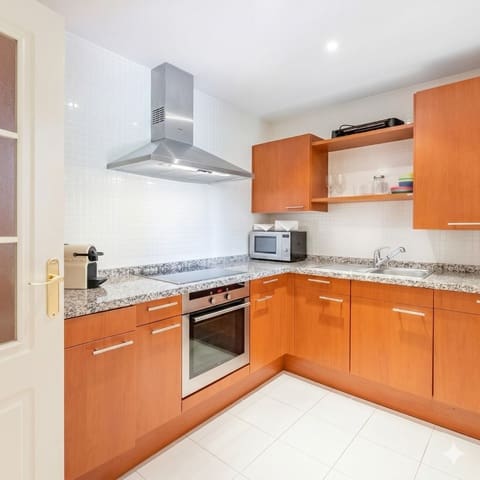 1 soverom Leilighet til salgs i Marbella med svømmebasseng garasje - € 465 000 (Ref: 9952889)