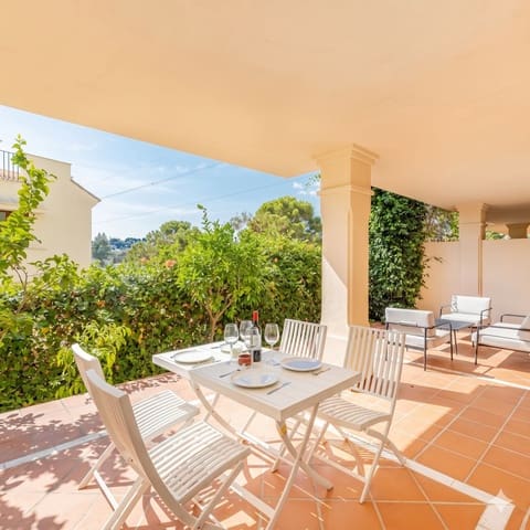 1 soverom Leilighet til salgs i Marbella med svømmebasseng garasje - € 465 000 (Ref: 9952889)