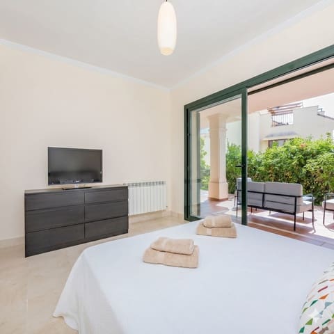 1 soverom Leilighet til salgs i Marbella med svømmebasseng garasje - € 465 000 (Ref: 9952889)