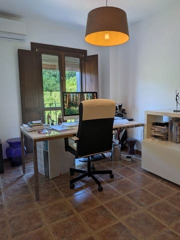 3 soverom Hus til salgs i Estepona med svømmebasseng garasje - € 729 000 (Ref: 9952890)