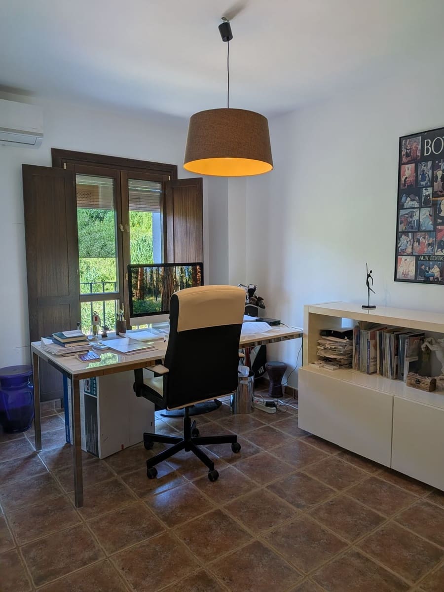4 chambre Maison de Ville à vendre à Estepona avec piscine garage - 729 000 € (Ref: 9952890)