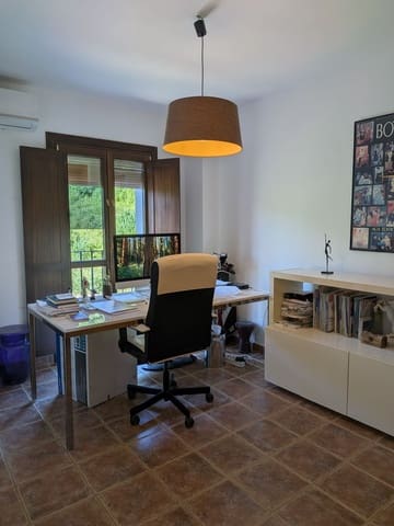 3 soverom Hus til salgs i Estepona med svømmebasseng garasje - € 729 000 (Ref: 9952890)