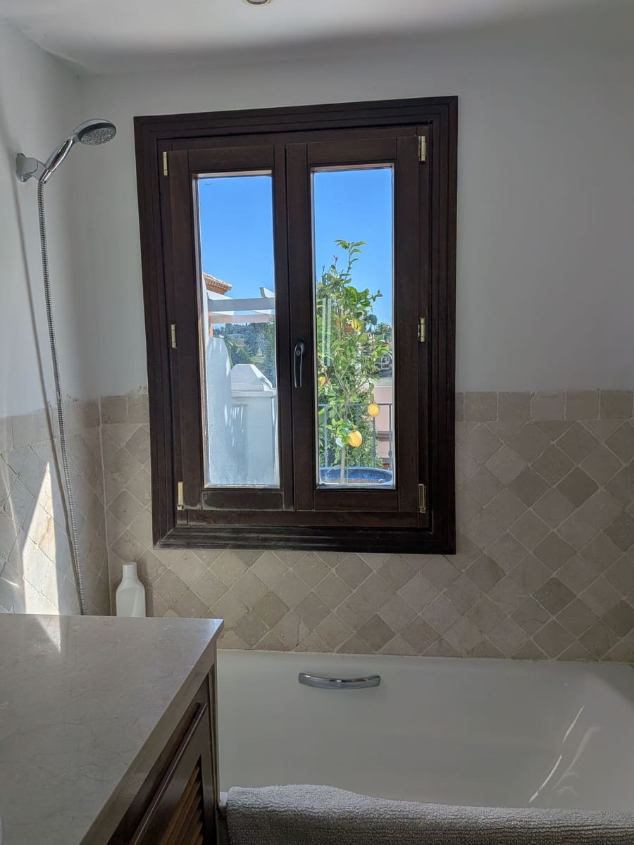 4 chambre Maison de Ville à vendre à Estepona avec piscine garage - 729 000 € (Ref: 9952890)