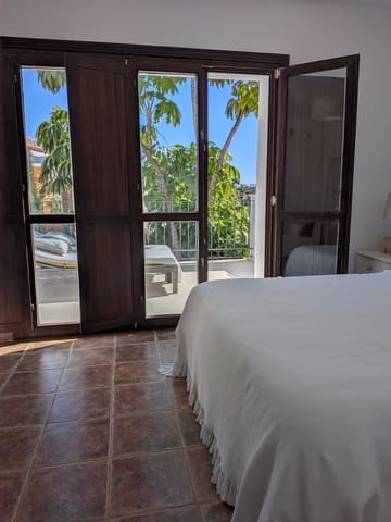 3 soverom Hus til salgs i Estepona med svømmebasseng garasje - € 729 000 (Ref: 9952890)