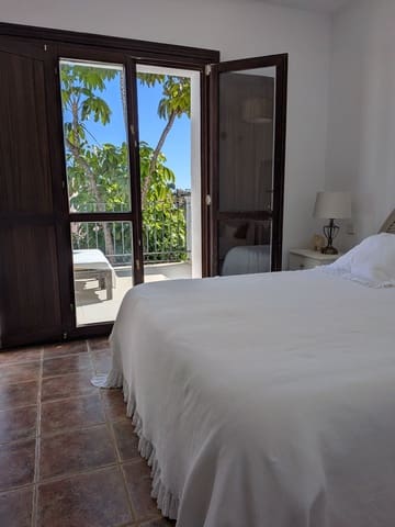 3 soverom Hus til salgs i Estepona med svømmebasseng garasje - € 729 000 (Ref: 9952890)