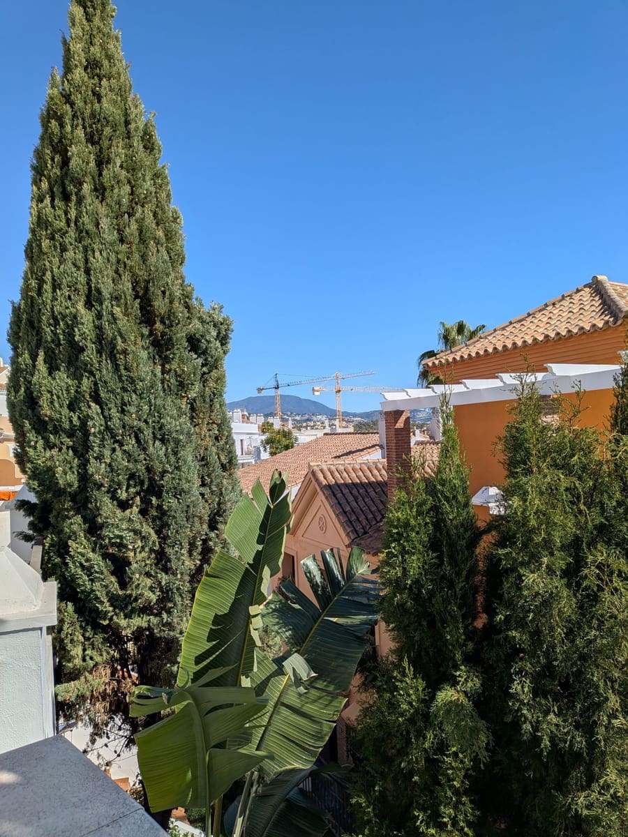 4 chambre Maison de Ville à vendre à Estepona avec piscine garage - 729 000 € (Ref: 9952890)