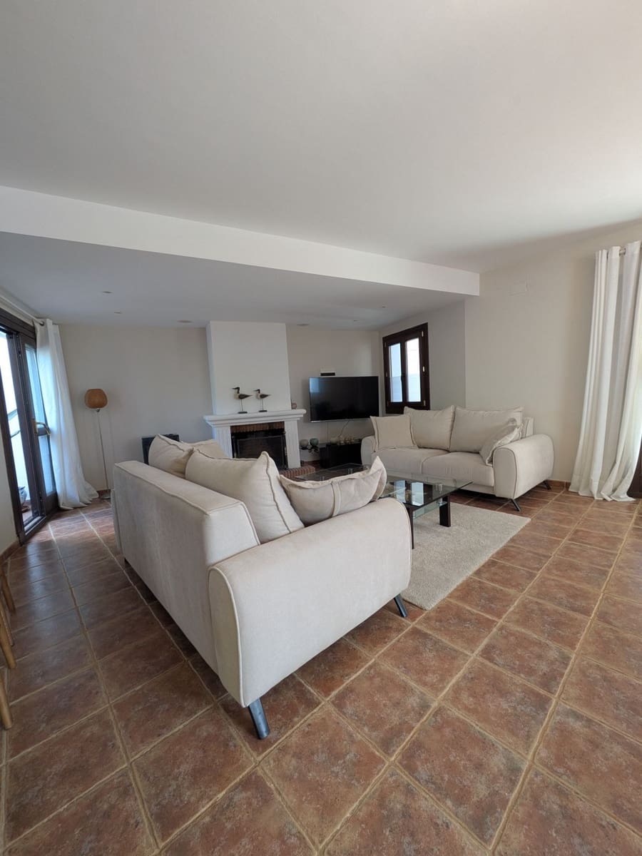 4 chambre Maison de Ville à vendre à Estepona avec piscine garage - 729 000 € (Ref: 9952890)