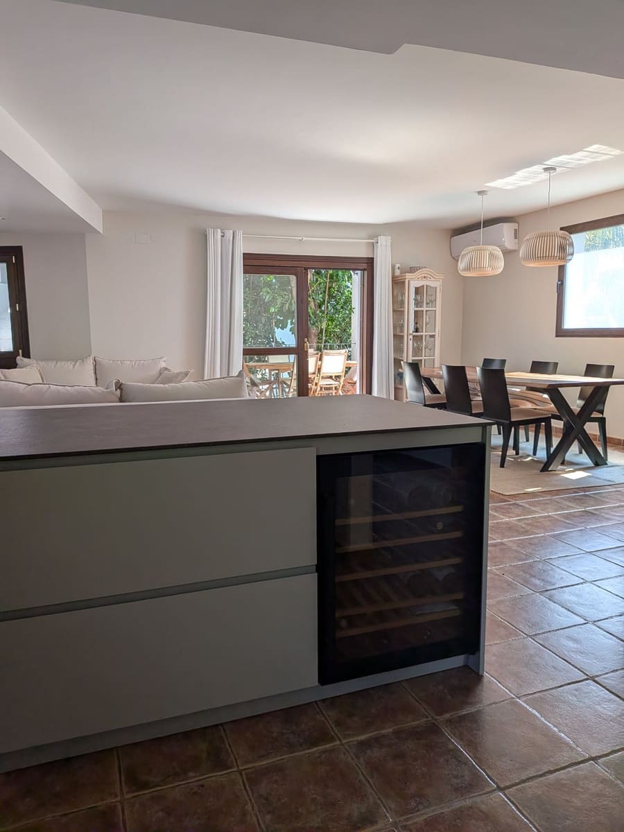 4 chambre Maison de Ville à vendre à Estepona avec piscine garage - 729 000 € (Ref: 9952890)