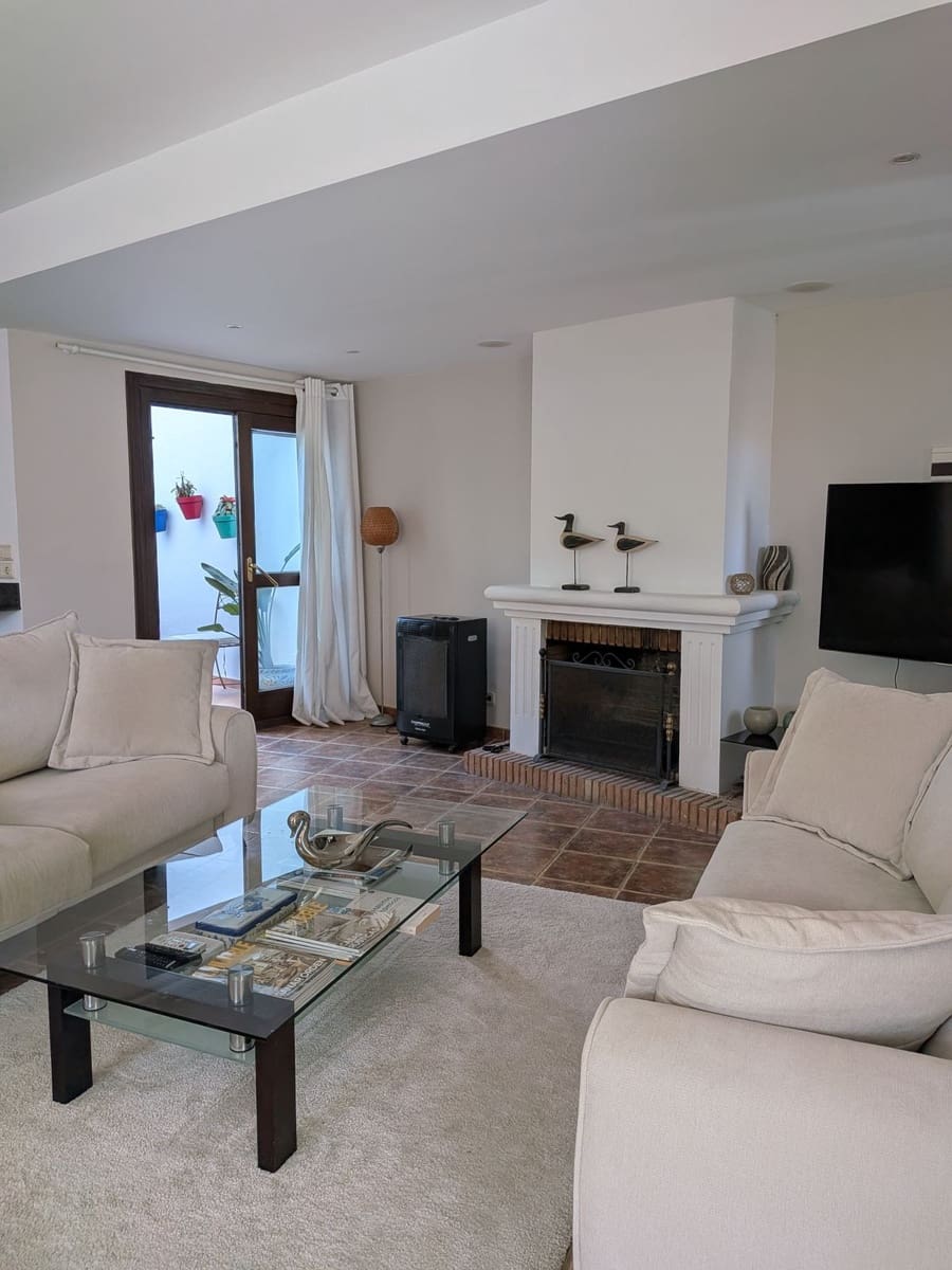 4 chambre Maison de Ville à vendre à Estepona avec piscine garage - 729 000 € (Ref: 9952890)