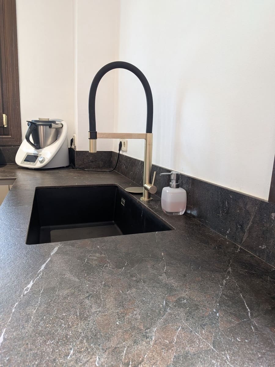 4 chambre Maison de Ville à vendre à Estepona avec piscine garage - 729 000 € (Ref: 9952890)