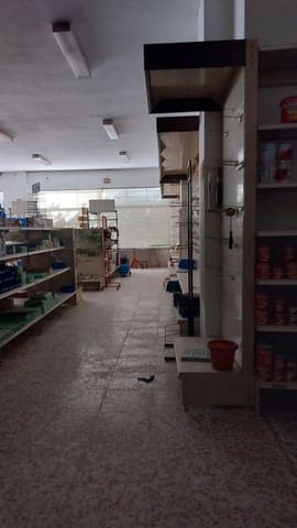 Commercieel te koop in Estepona - € 1.936.000 (Ref: 9952891)