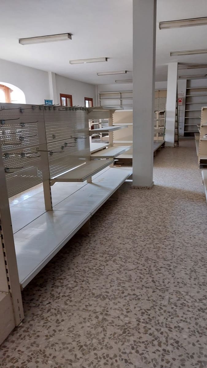 Commercieel te koop in Estepona - € 1.936.000 (Ref: 9952891)