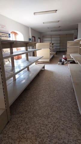 Commercieel te koop in Estepona - € 1.936.000 (Ref: 9952891)