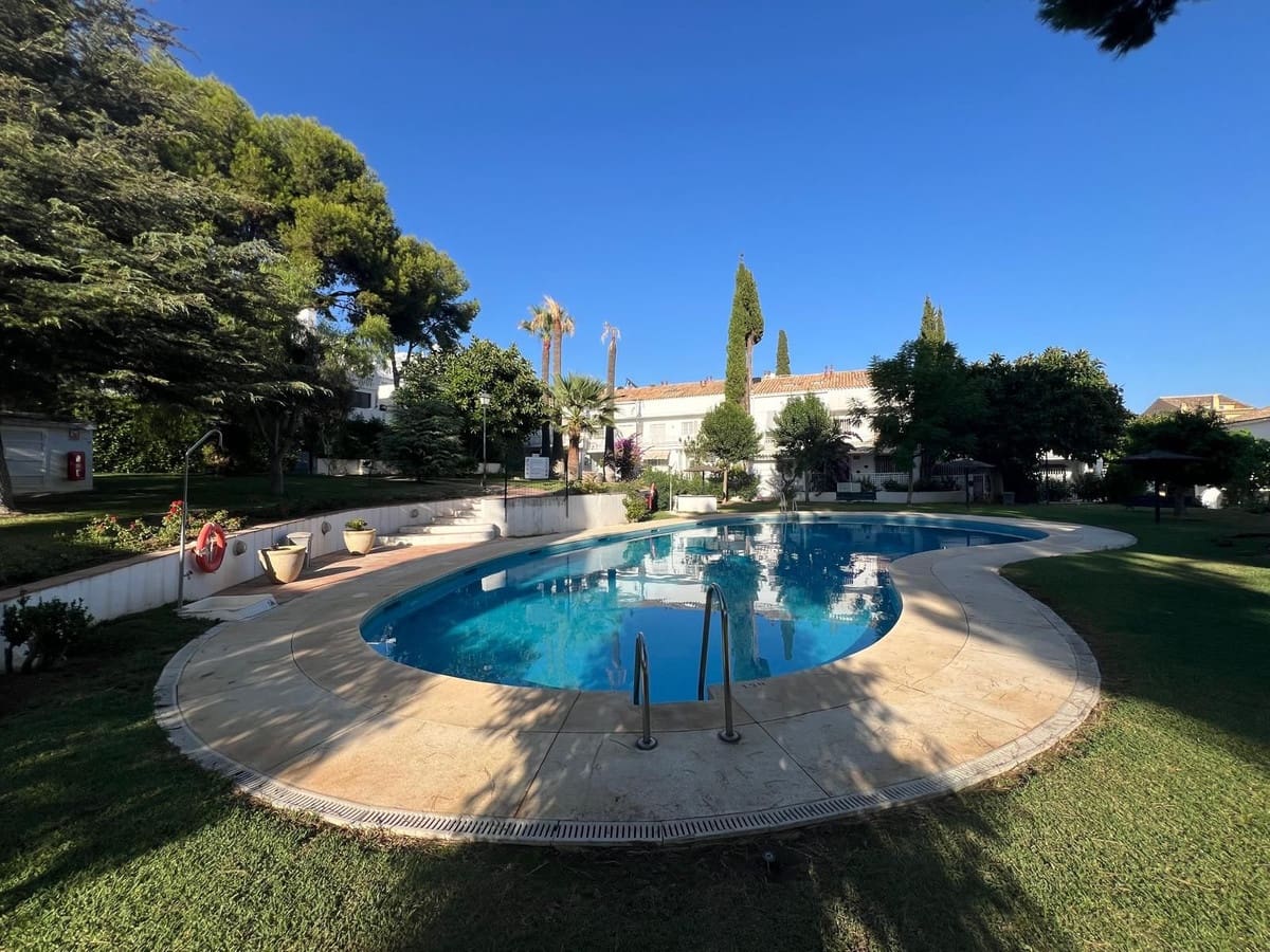 3 soverom Hus til salgs i Marbella med svømmebasseng - € 890 000 (Ref: 9952892)
