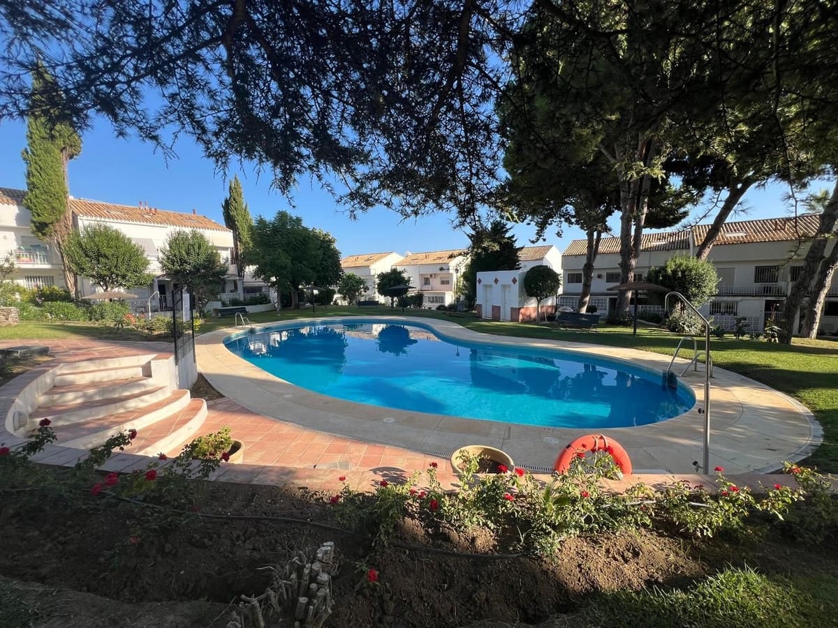 3 soverom Hus til salgs i Marbella med svømmebasseng - € 890 000 (Ref: 9952892)