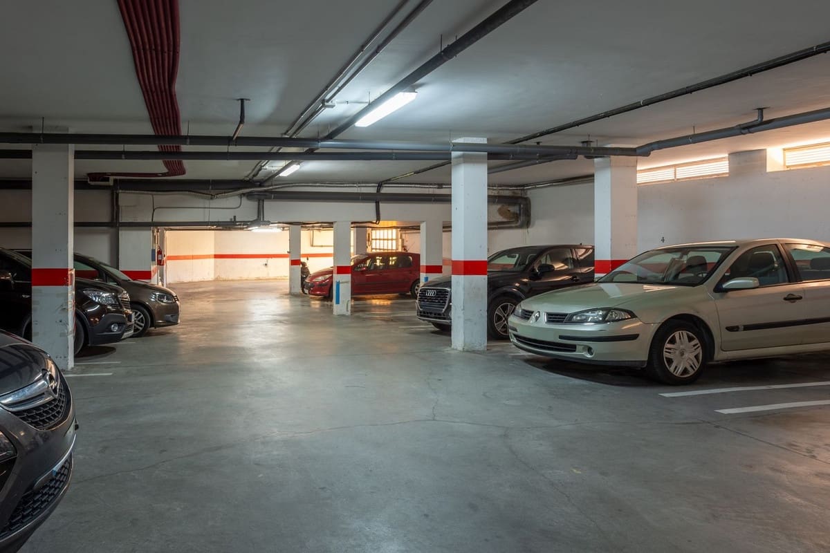 3 slaapkamer Appartement te koop in Estepona met zwembad garage - € 420.000 (Ref: 9952893)
