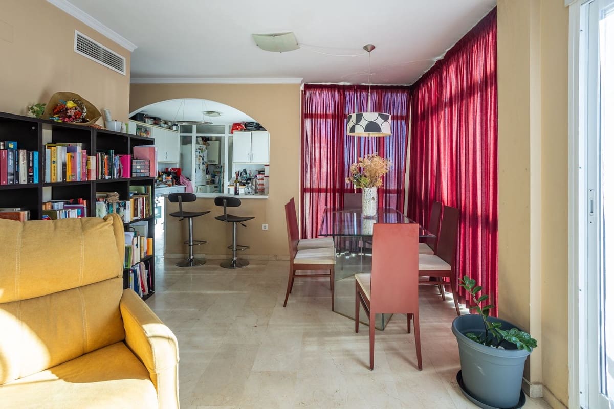 3 slaapkamer Appartement te koop in Estepona met zwembad garage - € 420.000 (Ref: 9952893)