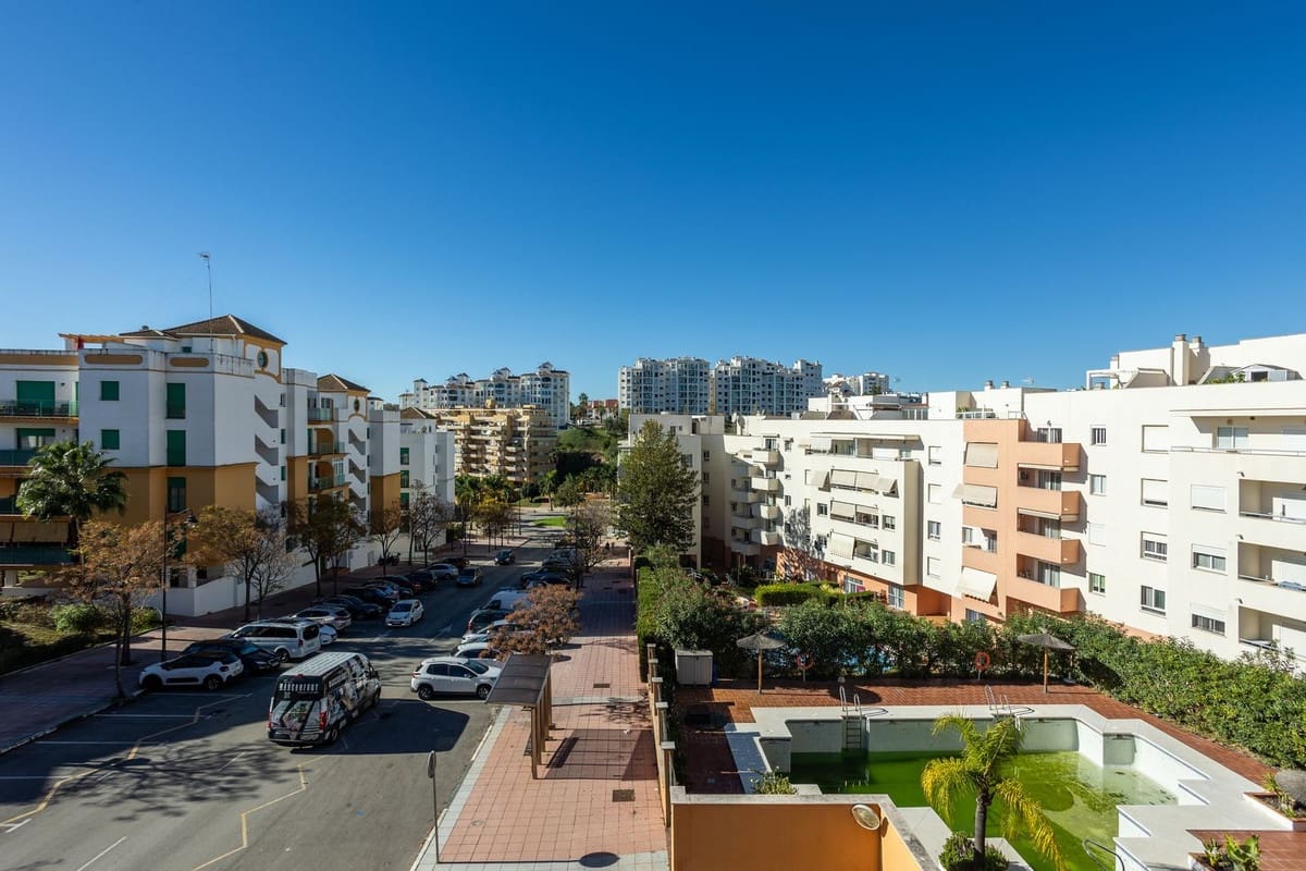 3 slaapkamer Appartement te koop in Estepona met zwembad garage - € 420.000 (Ref: 9952893)
