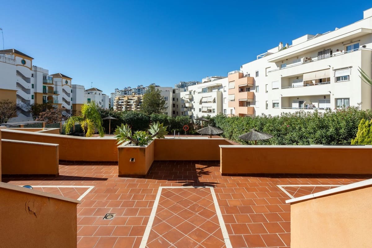 3 slaapkamer Appartement te koop in Estepona met zwembad garage - € 420.000 (Ref: 9952893)