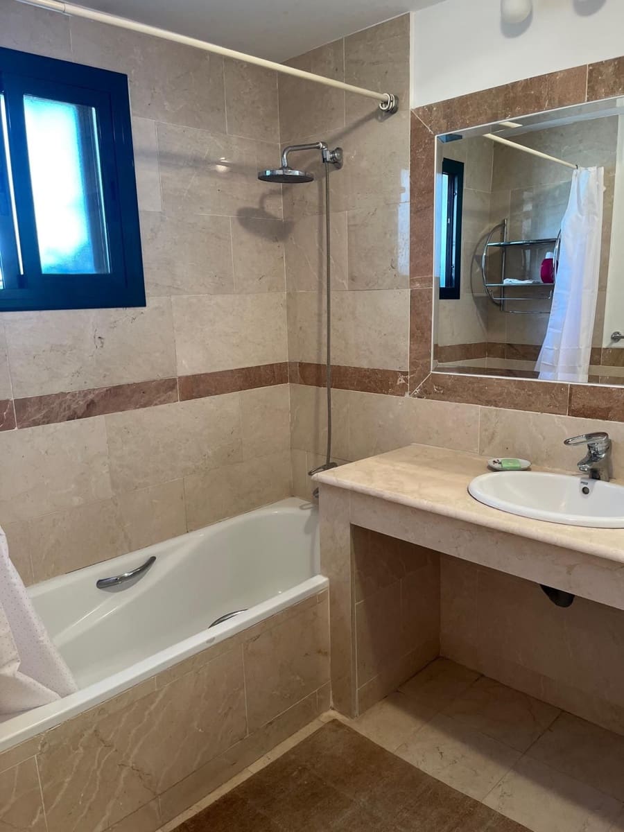 Apartamento de 3 habitaciones en San Pedro de Alcantara en venta con piscina - 630.000 € (Ref: 9952896)