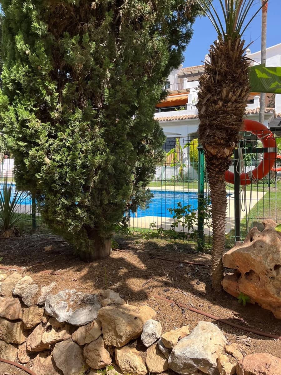Apartamento de 3 habitaciones en San Pedro de Alcantara en venta con piscina - 630.000 € (Ref: 9952896)
