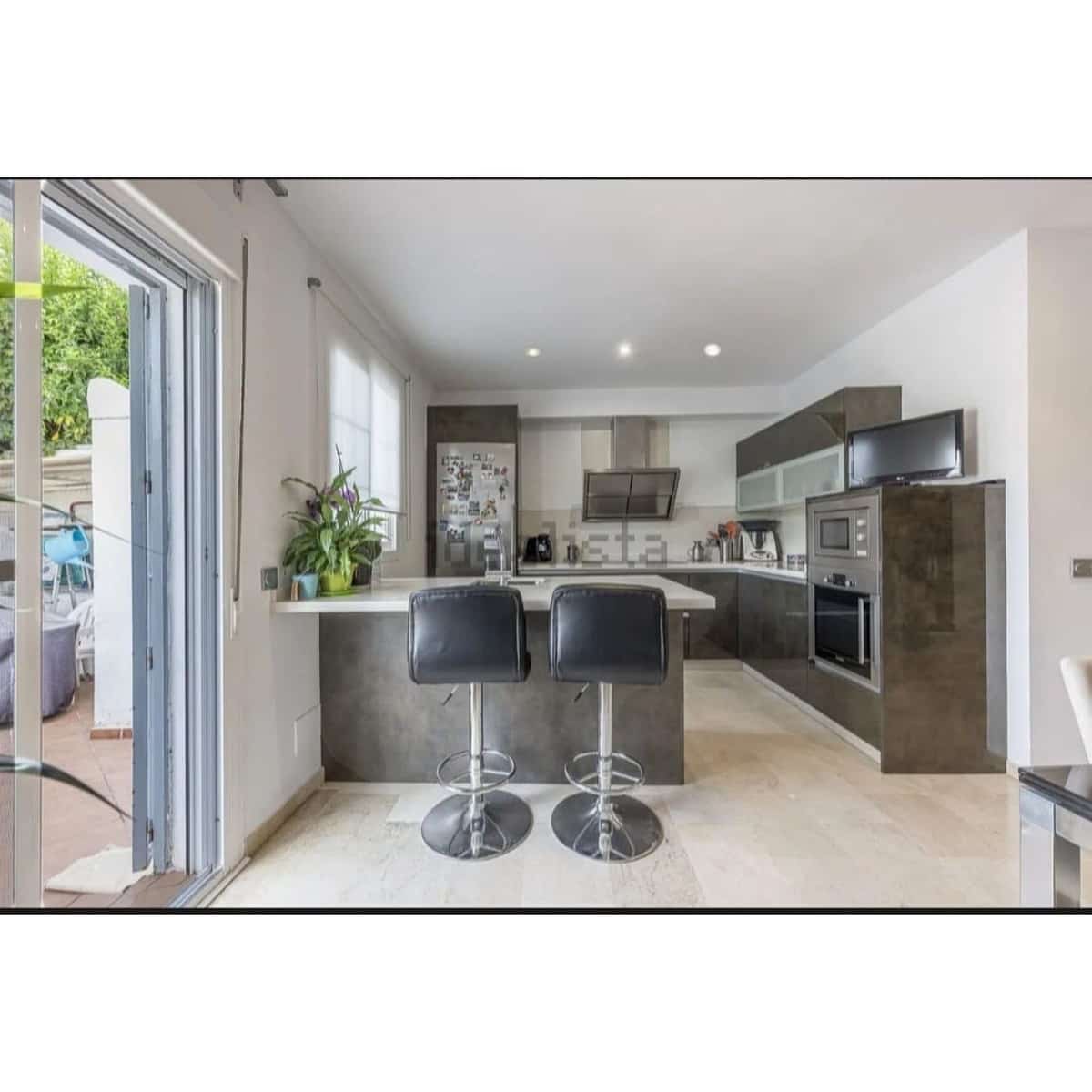 3 soverom Hus til salgs i Bel-Air med svømmebasseng garasje - € 368 000 (Ref: 9955470)