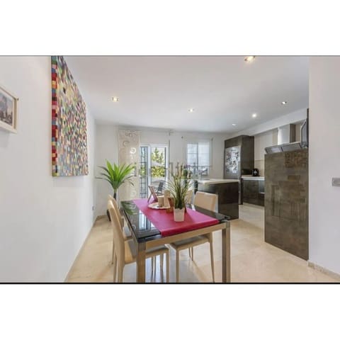 3 soverom Hus til salgs i Bel-Air, Estepona med svømmebasseng garasje - € 368 000 (Ref: 9955470)