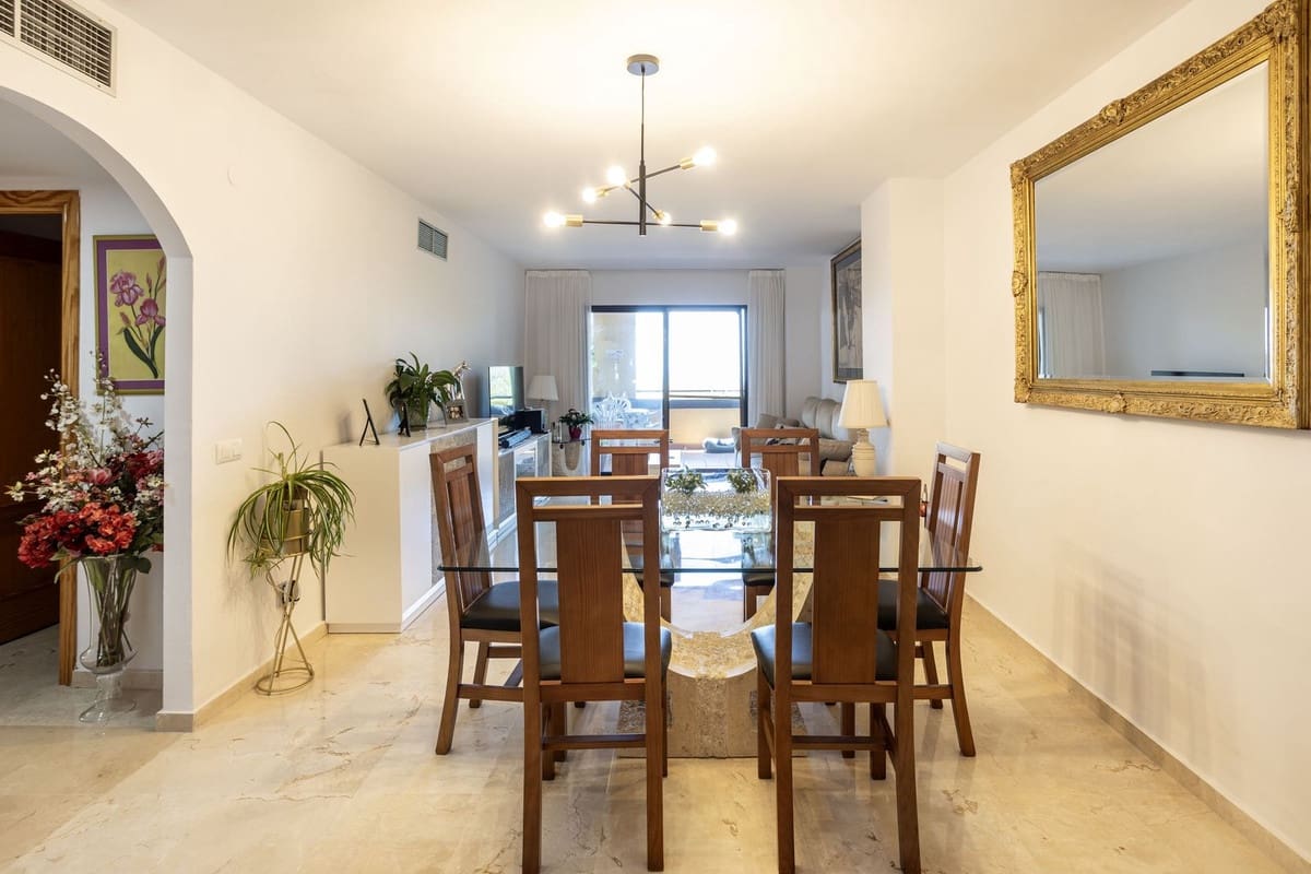 3 sypialnia Apartament na sprzedaż w Estepona z basenem garażem - 395 000 € (Ref: 9955471)