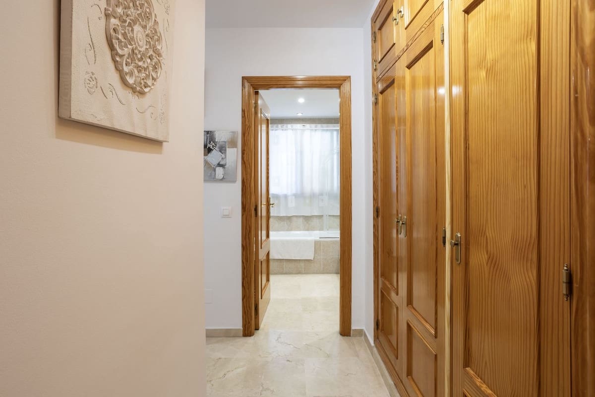 3 sypialnia Apartament na sprzedaż w Estepona z basenem garażem - 395 000 € (Ref: 9955471)
