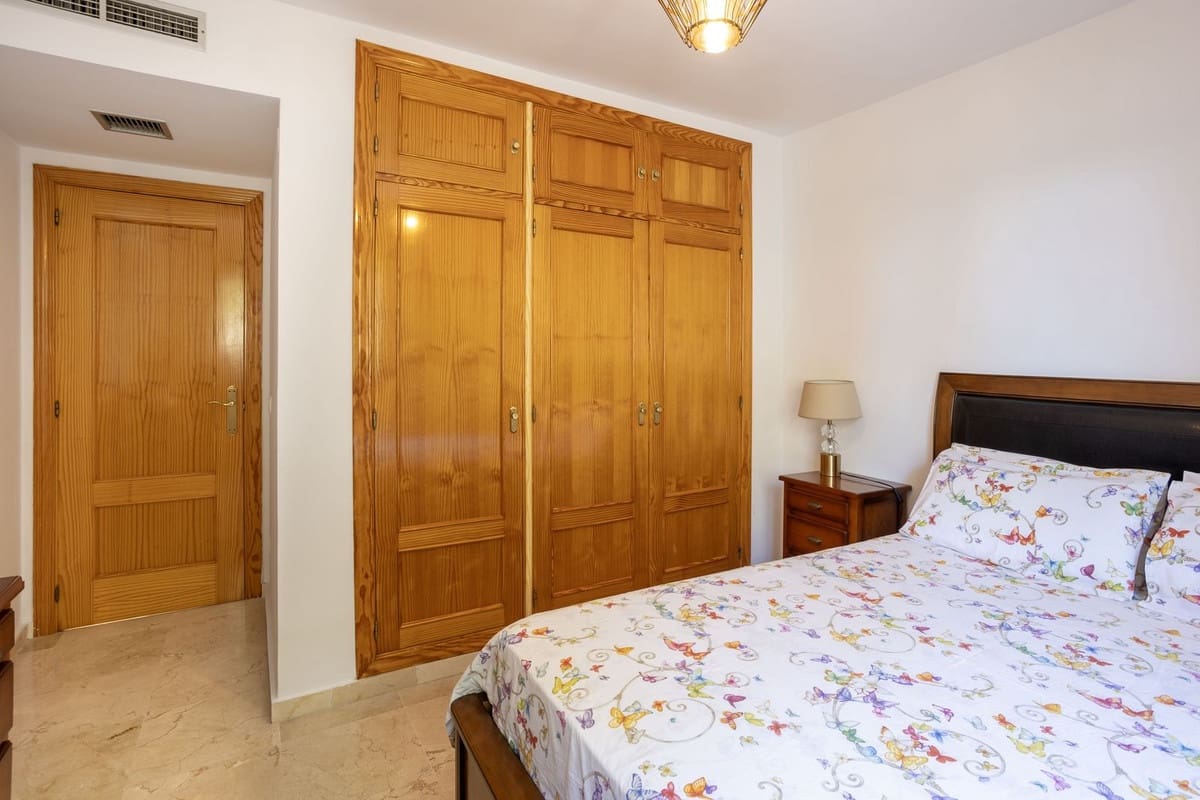 3 sypialnia Apartament na sprzedaż w Estepona z basenem garażem - 395 000 € (Ref: 9955471)