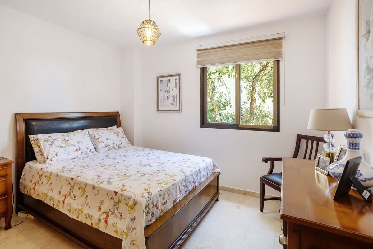 3 sypialnia Apartament na sprzedaż w Estepona z basenem garażem - 395 000 € (Ref: 9955471)