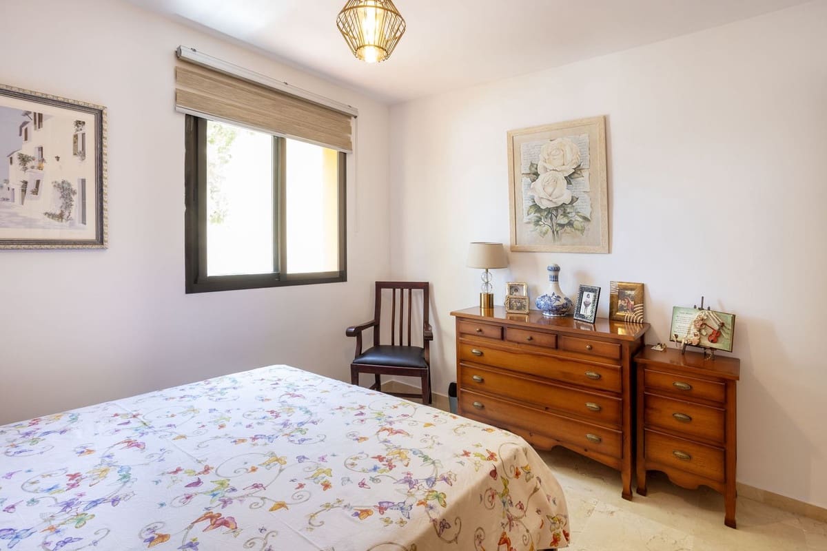 3 sypialnia Apartament na sprzedaż w Estepona z basenem garażem - 395 000 € (Ref: 9955471)