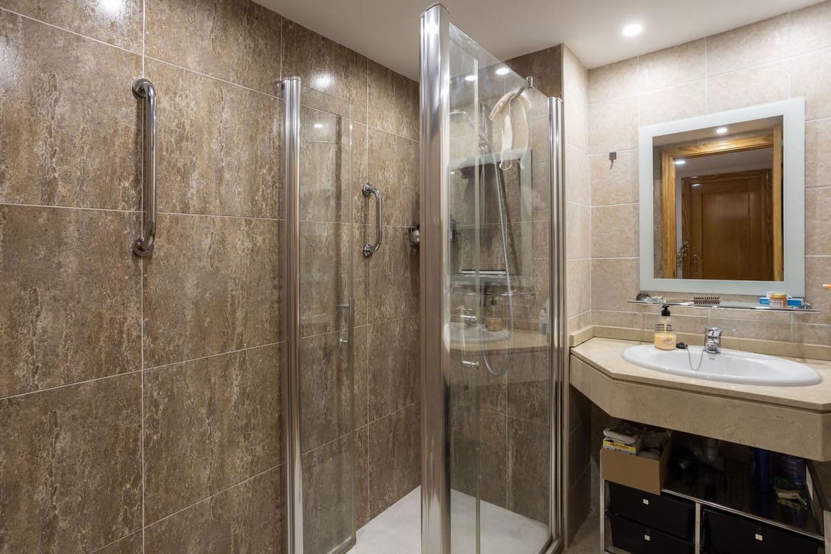 3 sypialnia Apartament na sprzedaż w Estepona z basenem garażem - 395 000 € (Ref: 9955471)
