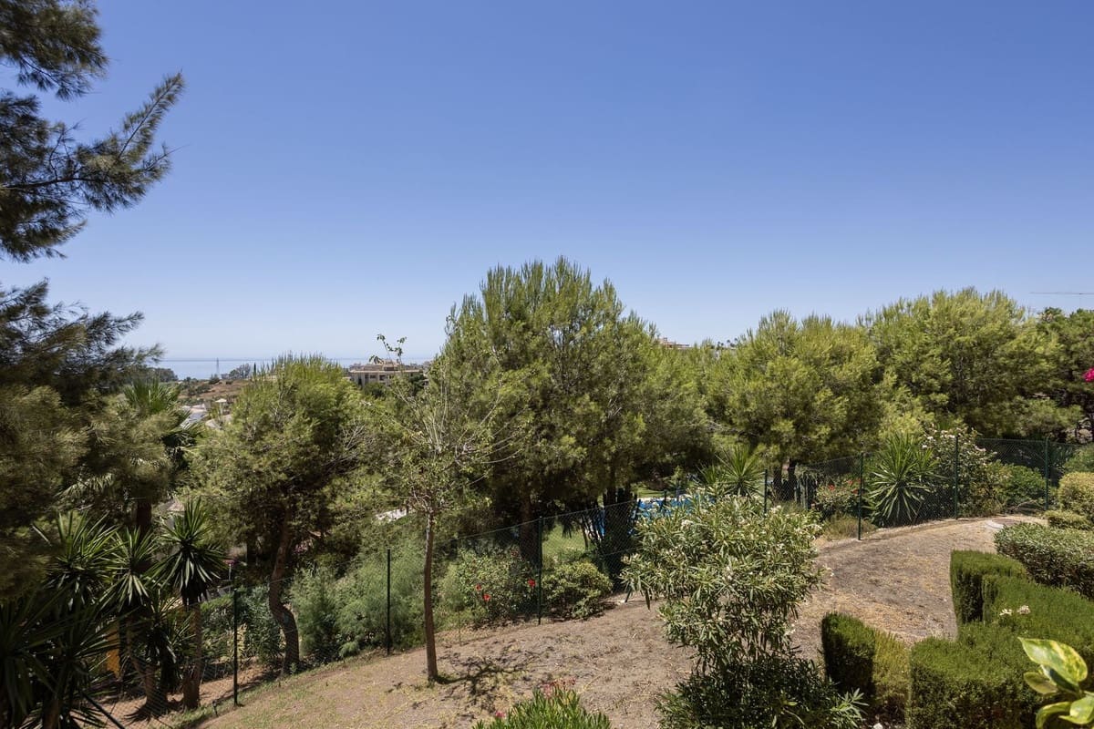 3 sypialnia Apartament na sprzedaż w Estepona z basenem garażem - 395 000 € (Ref: 9955471)