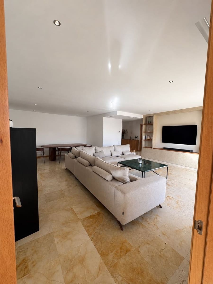 3 sovrum Lägenhet till salu i Los Monteros med pool - 425 000 € (Ref: 9964193)
