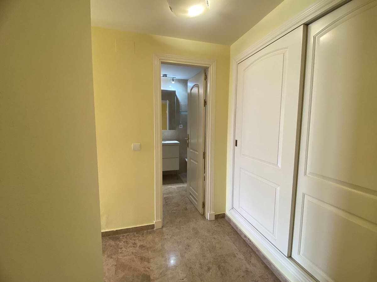 3 soveværelse Lejlighed til salg i San Pedro de Alcantara med swimmingpool garage - € 599.000 (Ref: 9965577)