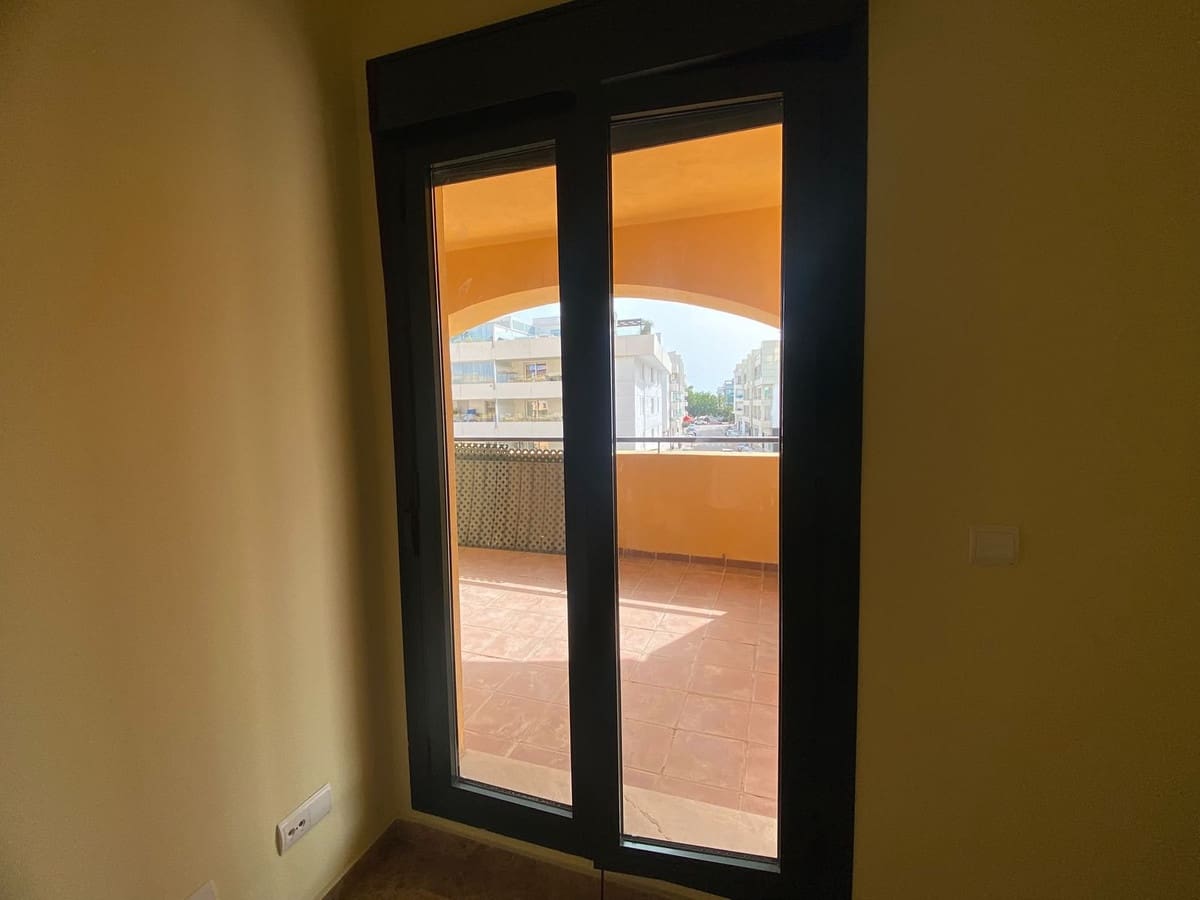 3 soveværelse Lejlighed til salg i San Pedro de Alcantara med swimmingpool garage - € 599.000 (Ref: 9965577)