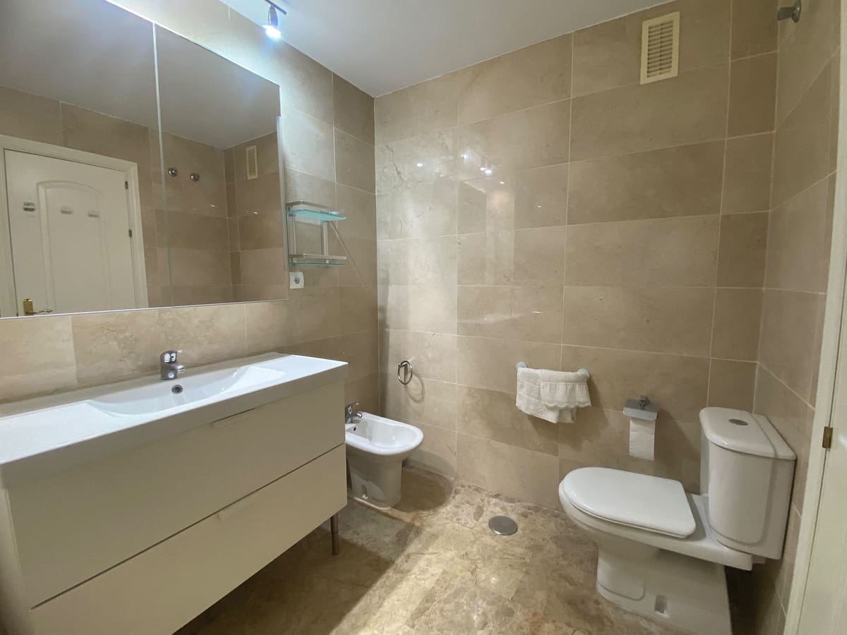 3 soveværelse Lejlighed til salg i San Pedro de Alcantara med swimmingpool garage - € 599.000 (Ref: 9965577)